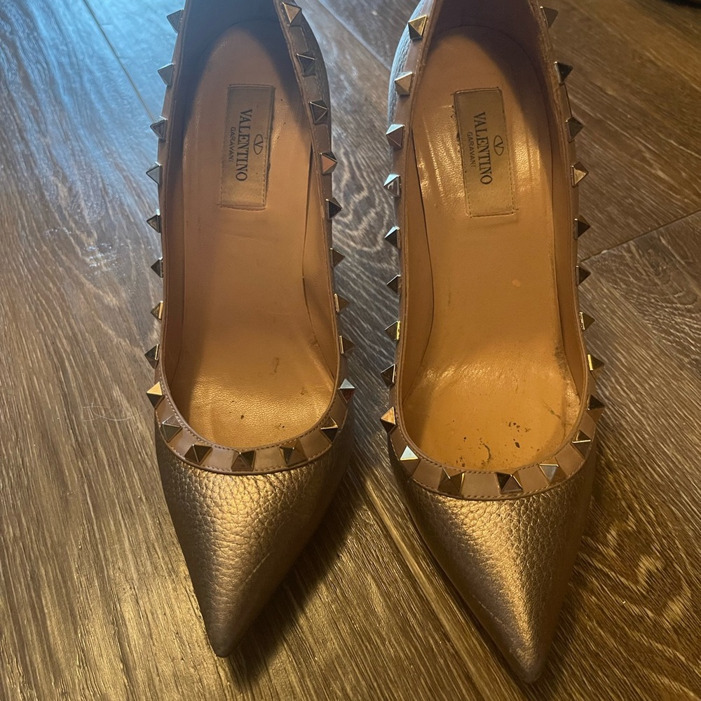 Valentino Garavani Metálica Heels
